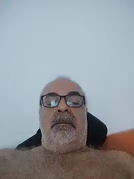 Snapshot of Satiro_Sevilla chatting on October 12, 8:08 pm Satiro Sevilla online show from October 12, 8:08 pm