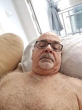 Snapshot of Satiro_Sevilla chatting on November 4, 3:22 pm Satiro Sevilla online show from November 4, 3:22 pm