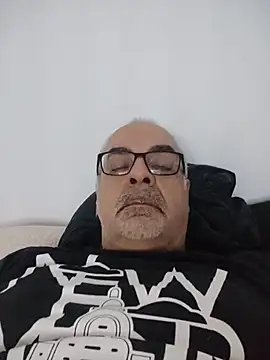 Snapshot of Satiro_Sevilla chatting on November 20, 2:12 am Satiro Sevilla online show from November 20, 2:12 am