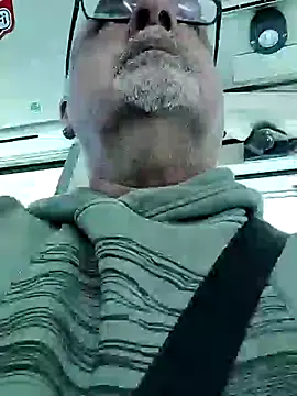 Snapshot of Satiro_Sevilla chatting on November 25, 11:21 am Satiro Sevilla online show from November 25, 11:21 am