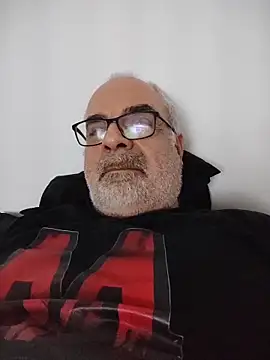 Snapshot of Satiro_Sevilla chatting on December 2, 11:56 pm Satiro Sevilla online show from December 2, 11:56 pm