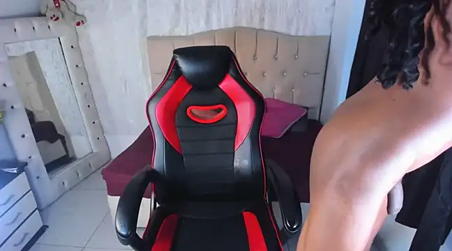 Snapshot of Strella_ferrera chatting on February 25, 5:08 am Strella ferrera online show from February 25, 5:08 am