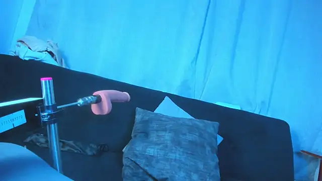 Snapshot of Strella_ferrera chatting on March 8, 3:45 pm Strella ferrera online show from March 8, 3:45 pm