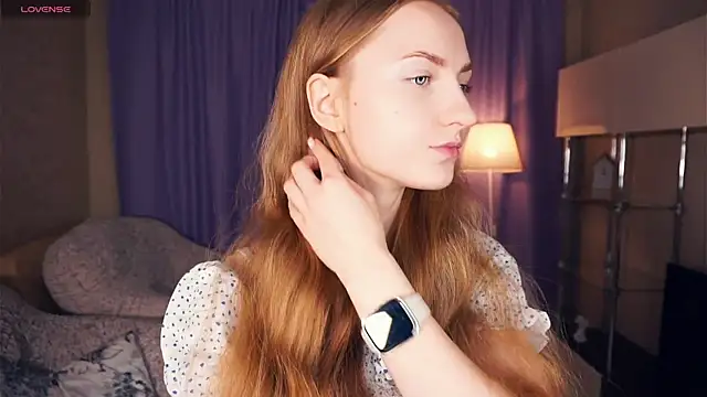 Snapshot of EsmaCarll chatting on January 11, 8:21 pm EsmaCarll online show from January 11, 8:21 pm