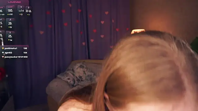 Snapshot of EsmaCarll chatting on February 21, 11:43 pm EsmaCarll online show from February 21, 11:43 pm