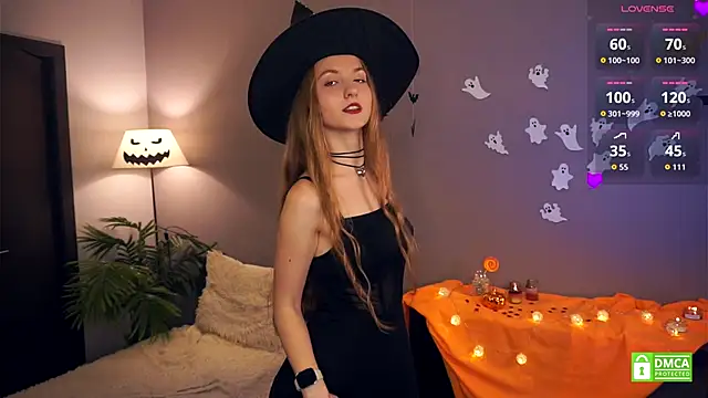 Snapshot of EsmaCarll chatting on October 30, 8:31 pm EsmaCarll online show from October 30, 8:31 pm