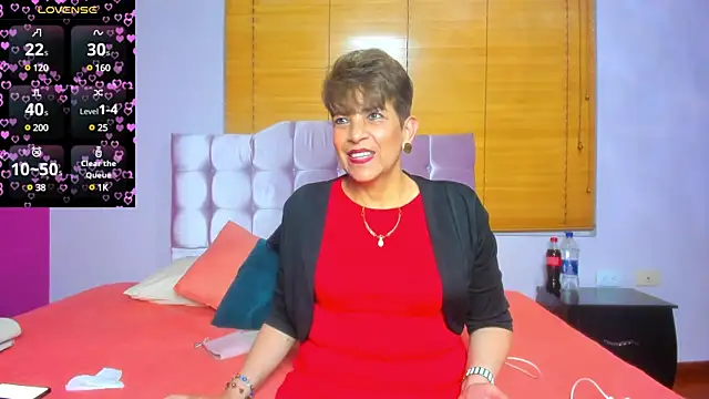 Snapshot of Angelina_Stone_65 chatting on January 7, 10:41 pm Angelina Stone 65 online show from January 7, 10:41 pm