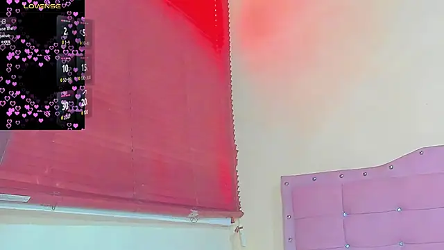 Snapshot of Angelina_Stone_65 chatting on January 14, 9:51 pm Angelina Stone 65 online show from January 14, 9:51 pm