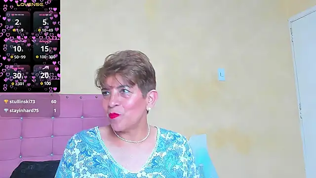 Snapshot of Angelina_Stone_65 chatting on January 15, 1:02 am Angelina Stone 65 online show from January 15, 1:02 am