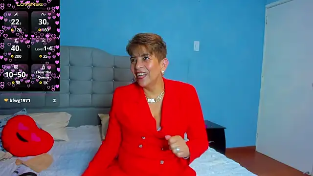 Snapshot of Angelina_Stone_65 chatting on January 21, 12:57 am Angelina Stone 65 online show from January 21, 12:57 am