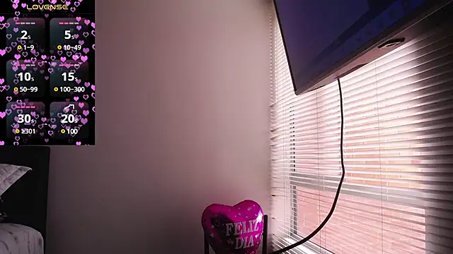 Snapshot of Angelina_Stone_65 chatting on February 4, 4:29 pm Angelina Stone 65 online show from February 4, 4:29 pm