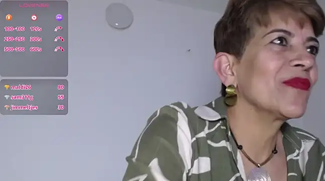 Snapshot of Angelina_Stone_65 chatting on February 22, 1:00 am Angelina Stone 65 online show from February 22, 1:00 am