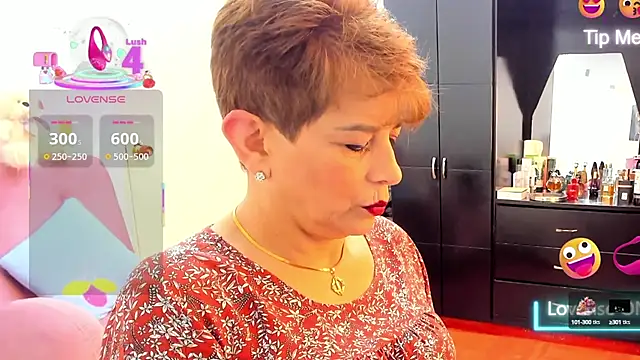 Snapshot of Angelina_Stone_65 chatting on September 9, 1:32 pm Angelina Stone 65 online show from September 9, 1:32 pm