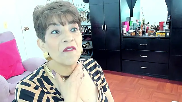 Snapshot of Angelina_Stone_65 chatting on October 16, 1:23 pm Angelina Stone 65 online show from October 16, 1:23 pm