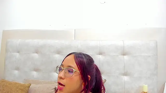 MelanieRoah online show from February 25, 2:47 am