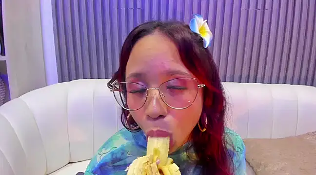 MelanieRoah online show from March 15, 10:44 pm