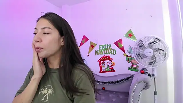 Ema louis  online show from December 28, 11:52 am