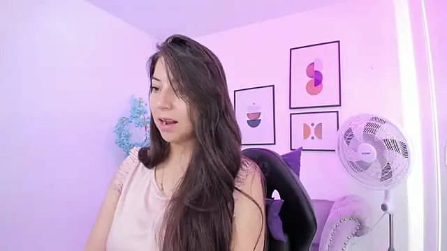 Ema louis  online show from January 17, 12:31 pm