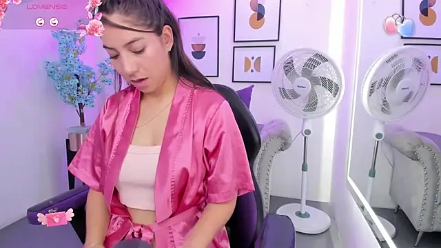 Ema louis  online show from February 13, 4:50 pm