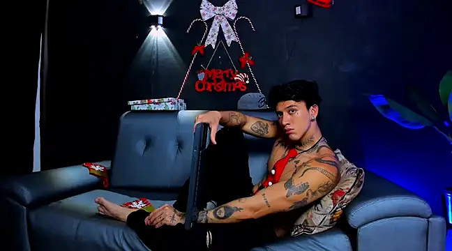 Snapshot of JUSTIN_FULLER1 chatting on December 13, 5:00 pm JUSTIN FULLER1 online show from December 13, 5:00 pm