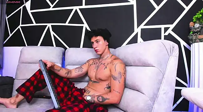 Snapshot of JUSTIN_FULLER1 chatting on February 15, 10:31 pm JUSTIN FULLER1 online show from February 15, 10:31 pm