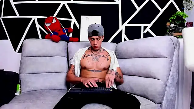 Snapshot of JUSTIN_FULLER1 chatting on March 12, 12:20 am JUSTIN FULLER1 online show from March 12, 12:20 am