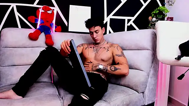 Snapshot of JUSTIN_FULLER1 chatting on March 13, 1:21 am JUSTIN FULLER1 online show from March 13, 1:21 am