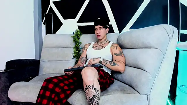 Snapshot of JUSTIN_FULLER1 chatting on October 10, 3:33 pm JUSTIN FULLER1 online show from October 10, 3:33 pm