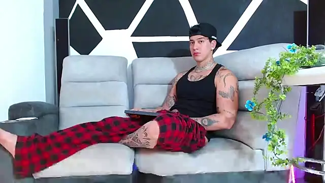 Snapshot of JUSTIN_FULLER1 chatting on November 22, 8:08 pm JUSTIN FULLER1 online show from November 22, 8:08 pm