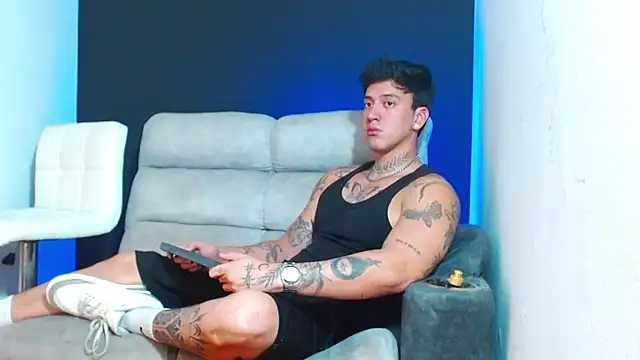 JUSTIN FULLER1 online show from March 11, 6:58 pm