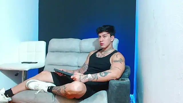 JUSTIN FULLER1 online show from March 20, 5:40 pm