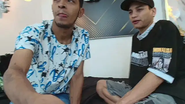 Snapshot of JordanAndAndrew chatting on November 4, 8:30 pm JordanAndAndrew online show from November 4, 8:30 pm