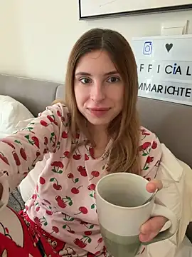 emma05 online show from February 8, 7:01 am