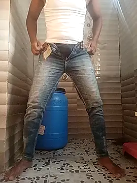 Snapshot of MrNick74 chatting on December 16, 8:31 am MrNick74 online show from December 16, 8:31 am