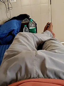 Snapshot of MrNick74 chatting on October 29, 9:33 am MrNick74 online show from October 29, 9:33 am