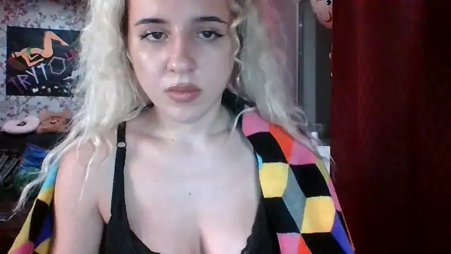 Snapshot of Puregirlaa chatting on January 10, 8:04 pm Puregirlaa online show from January 10, 8:04 pm