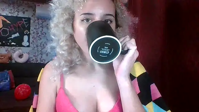 Snapshot of Puregirlaa chatting on January 23, 7:40 pm Puregirlaa online show from January 23, 7:40 pm