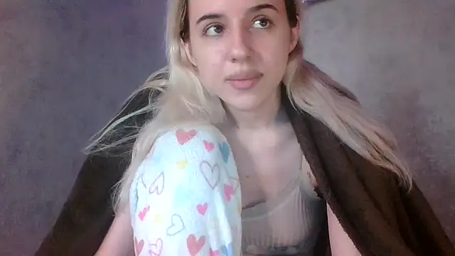 Snapshot of Puregirlaa chatting on October 17, 9:12 am Puregirlaa online show from October 17, 9:12 am