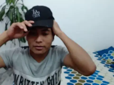 Snapshot of maye_dan chatting on February 24, 1:24 am maye dan online show from February 24, 1:24 am