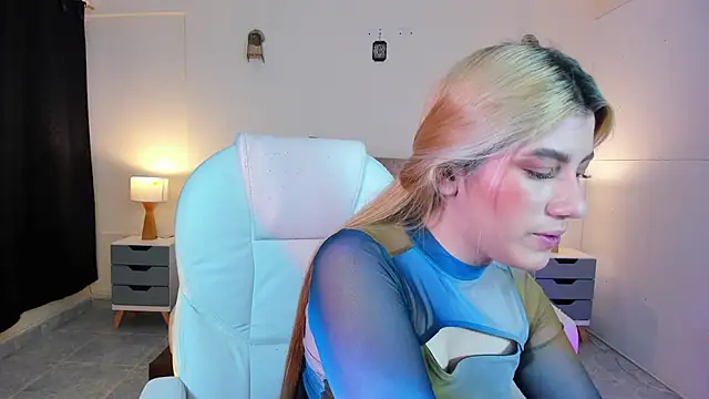 ARITOO  online show from December 5, 8:33 pm