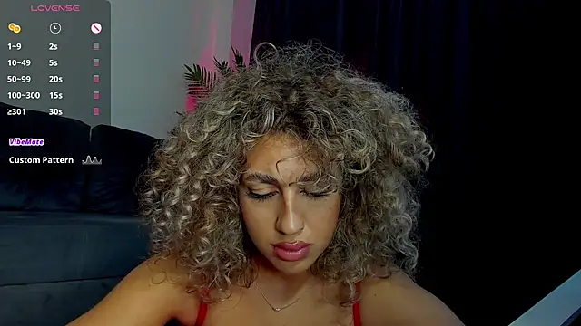 CurlyAnt0 online show from December 16, 11:39 pm