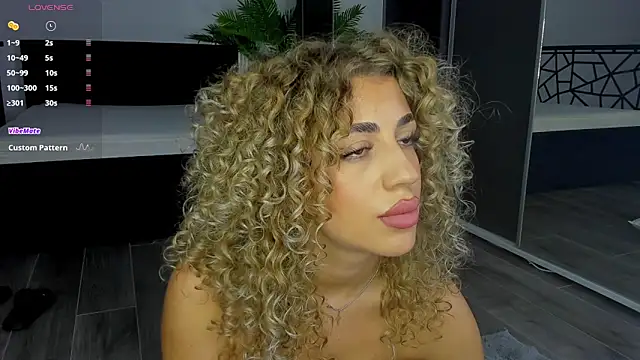 CurlyAnt0 online show from December 20, 7:48 am