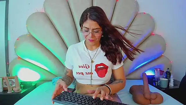 Anna  Spencer online show from February 18, 12:39 pm