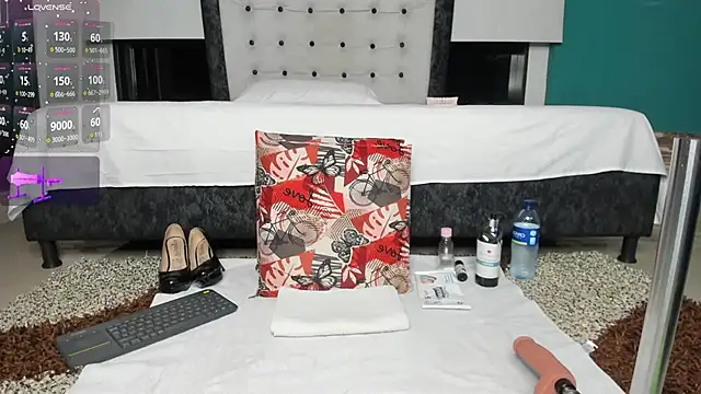 Snapshot of kinky_polar chatting on December 4, 2:43 am kinky polar online show from December 4, 2:43 am