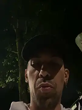 Snapshot of dantedesirexx chatting on February 3, 7:51 am dantedesirexx online show from February 3, 7:51 am