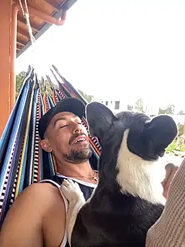 Snapshot of dantedesirexx chatting on February 13, 7:42 pm dantedesirexx online show from February 13, 7:42 pm