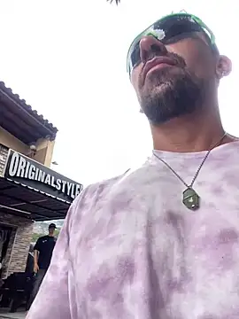 Snapshot of dantedesirexx chatting on February 23, 7:49 pm dantedesirexx online show from February 23, 7:49 pm