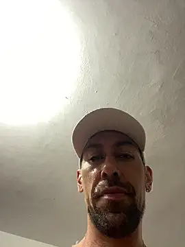 Snapshot of dantedesirexx chatting on February 24, 9:41 pm dantedesirexx online show from February 24, 9:41 pm