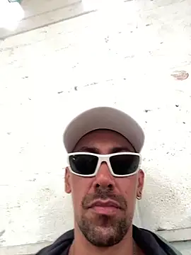 Snapshot of dantedesirexx chatting on February 27, 5:58 pm dantedesirexx online show from February 27, 5:58 pm