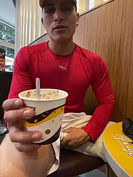 Snapshot of dantedesirexx chatting on March 6, 10:36 pm dantedesirexx online show from March 6, 10:36 pm